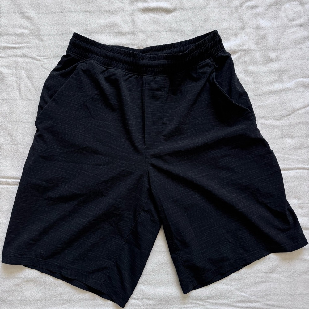 Men’s Lululemon Pace Breaker short 9” XS